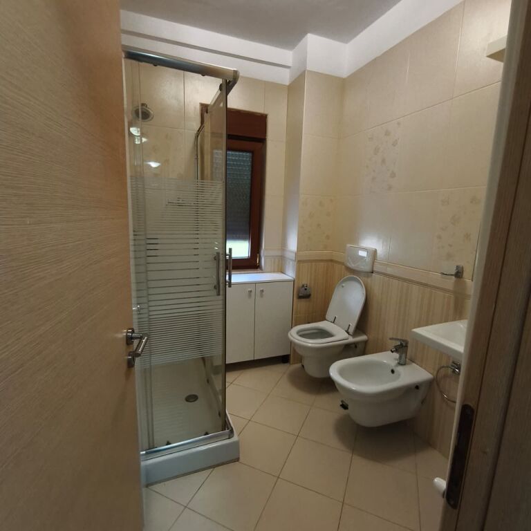 🏡 JEPET ME QIRA VILË E BASHKËNGJITUR – COLOMBO 2, PRANË TEG
