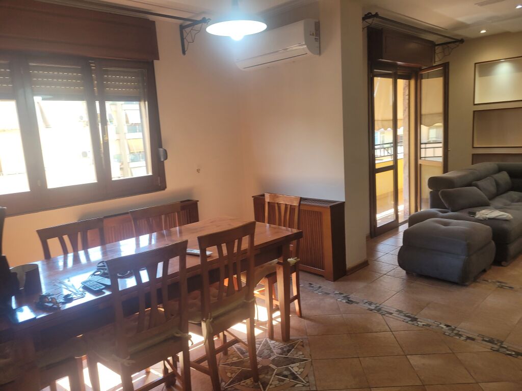 Super 3+1 apartment for rent at Lulishtja, Paris Commune