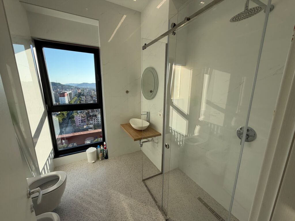 Jepet me qira apartament 2+1+2+post parkimi te Garden Building