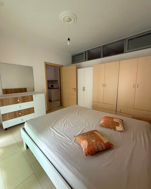 Jepet me qira apartament 2+1 në Astir pranë hotel “Marinaj”