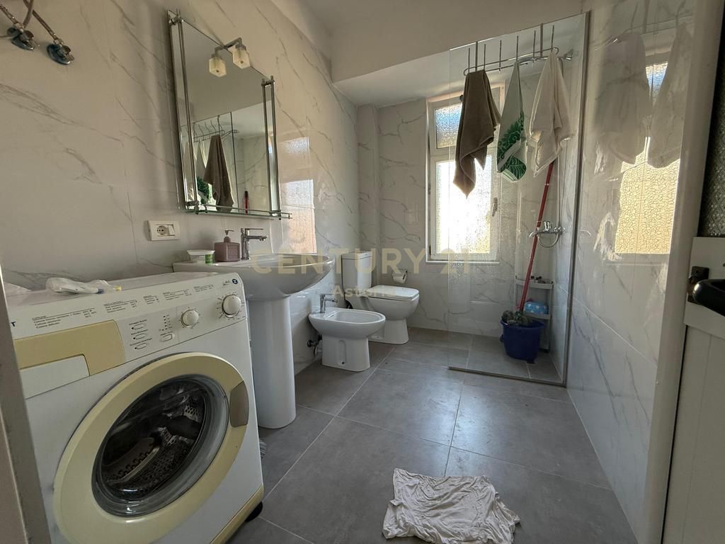 Furnished 2+1 apartment, United School