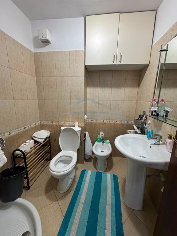 Shitet, Apartament 3+1+2+2 Poste Parkime, Pallati me Shigjeta