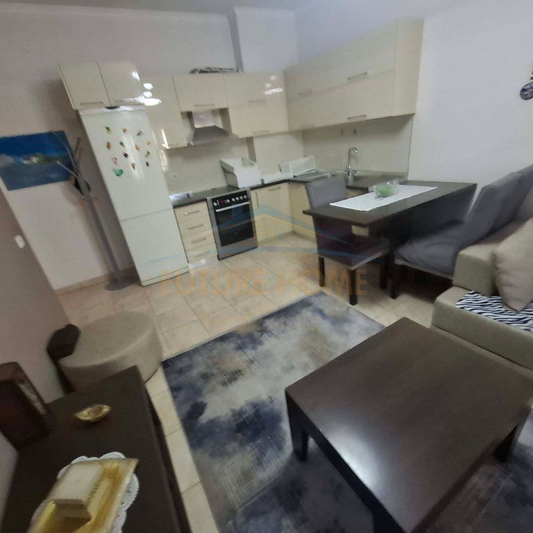 Shitet, Apartament 2+1, Rruga Astrit Losha, Unaza e Re