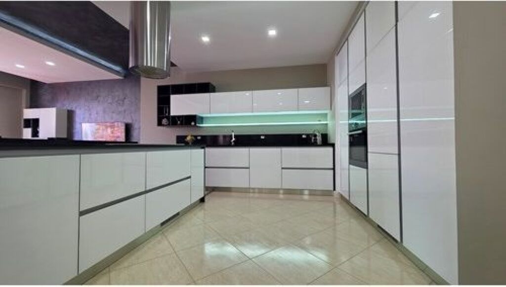 Appartamento moderno 2+1 in vendita a Vlore