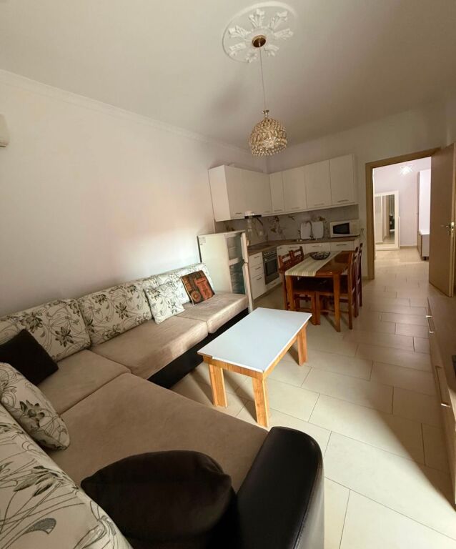 Jepet me qira apartament 2+1 në Astir pranë hotel “Marinaj”