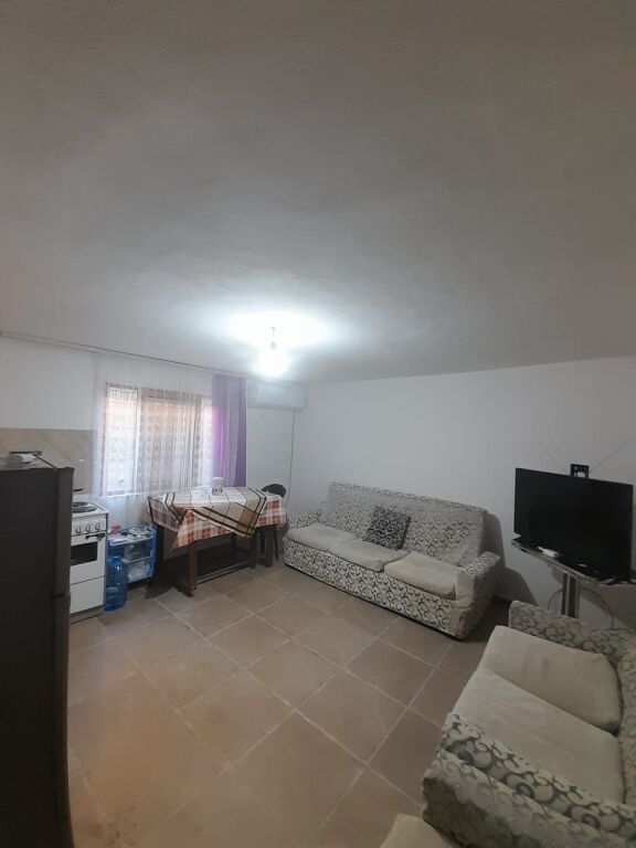 Qera | Shtëpi private 2 + 1 | Rruga Xhanfize Keko | 350 €/muaj