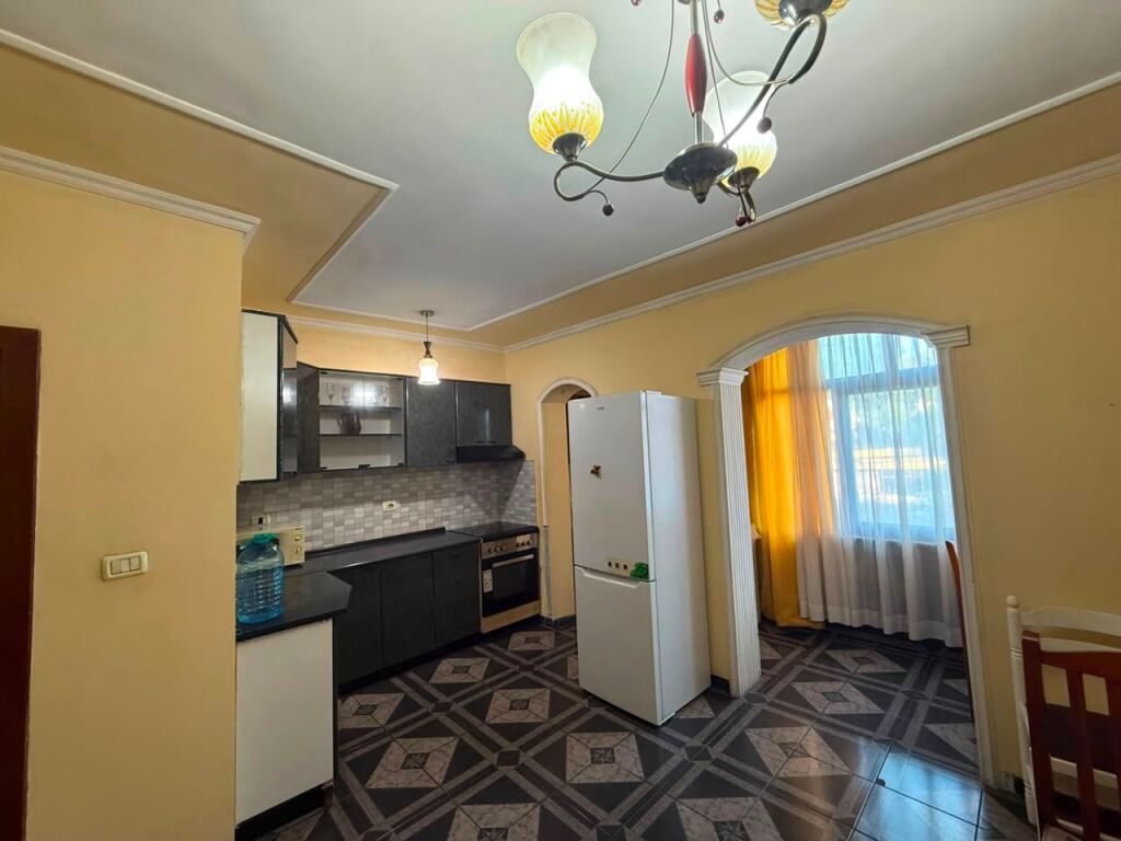 Apartament 1+1 me qira – Rruga e Dibrës, pranë Shkollës së Bashkuar !