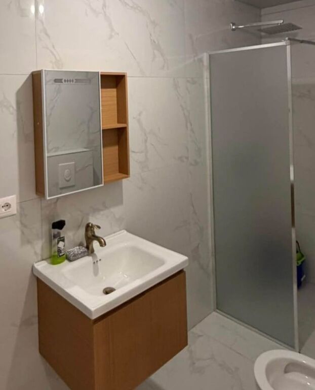 📌 Apartment 1+1 for rent – Kosovarëve Street
