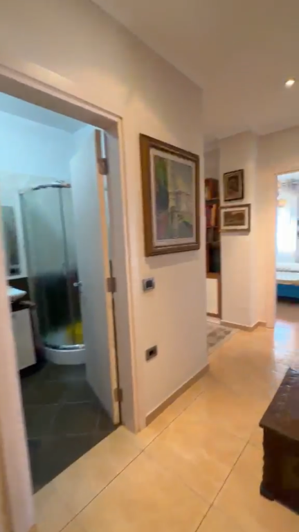 Apartament 2+1+2 per shitje Perballe me Deliorgjin !