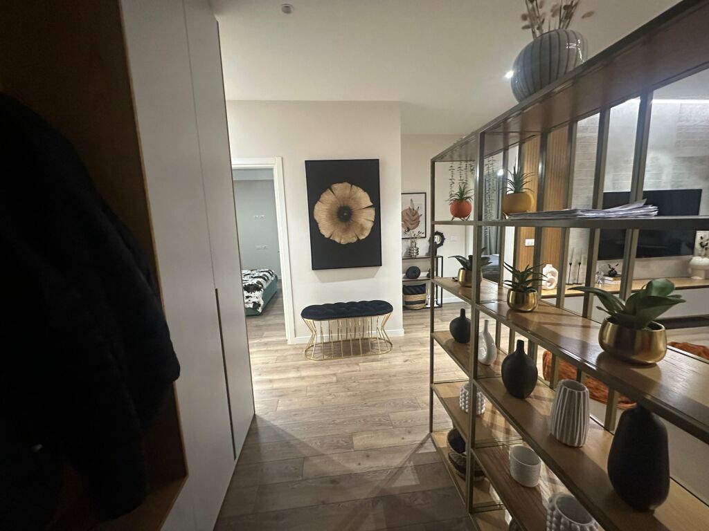 Rent | Apartament 3 + 1 | Rruga e Kosovareve | 2300 €/month