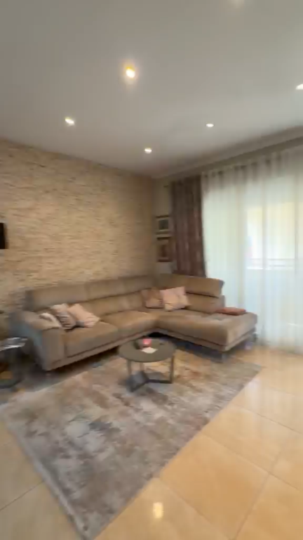 Apartament 2+1+2 per shitje Perballe me Deliorgjin !