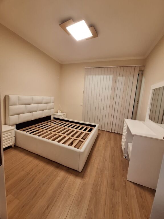 Jepet me qera super apartament 2+1+2+Post Parkimi në Yzberisht
