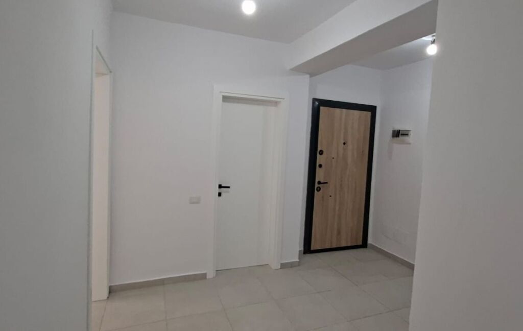 Shitet Apartament 3+1+2 pranë Tregut të Vogël Industrial!