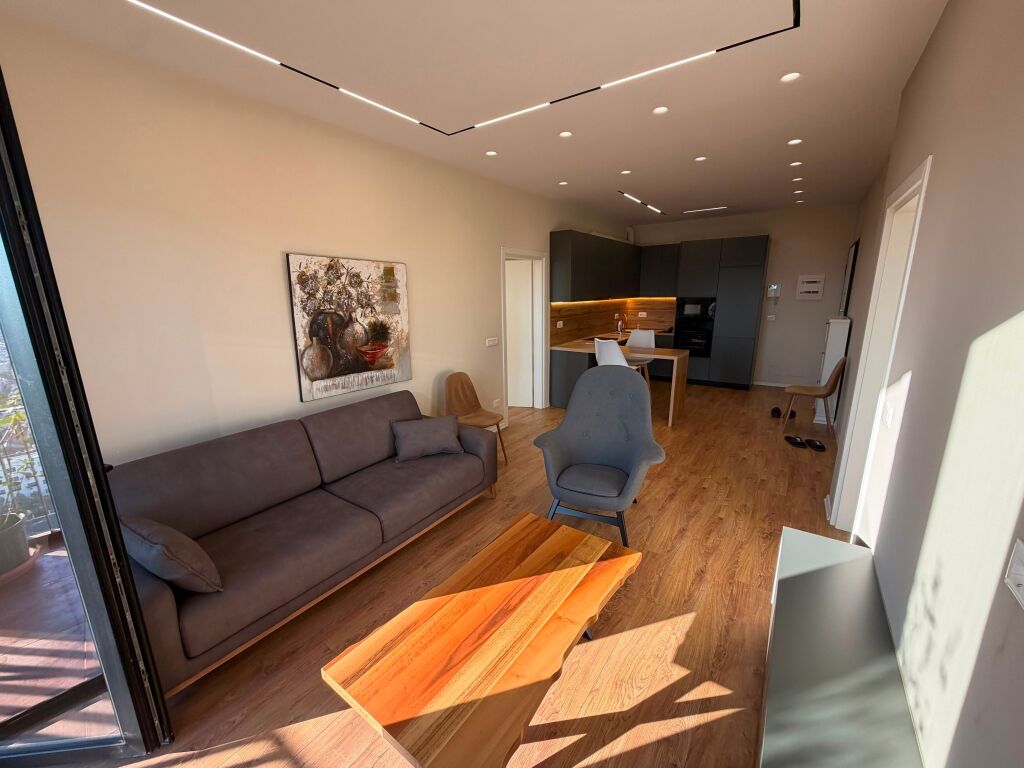 Jepet me qira apartament 2+1+2+post parkimi te Garden Building