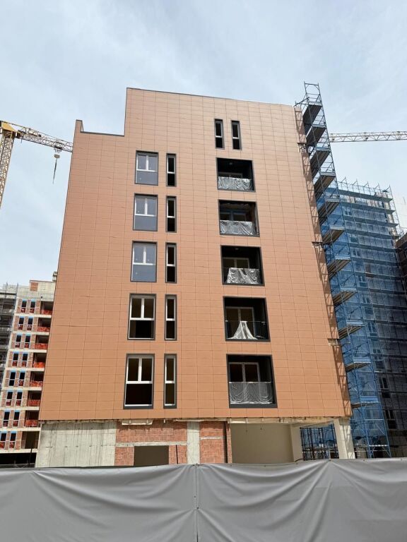 Shitet apartament 2+1+2