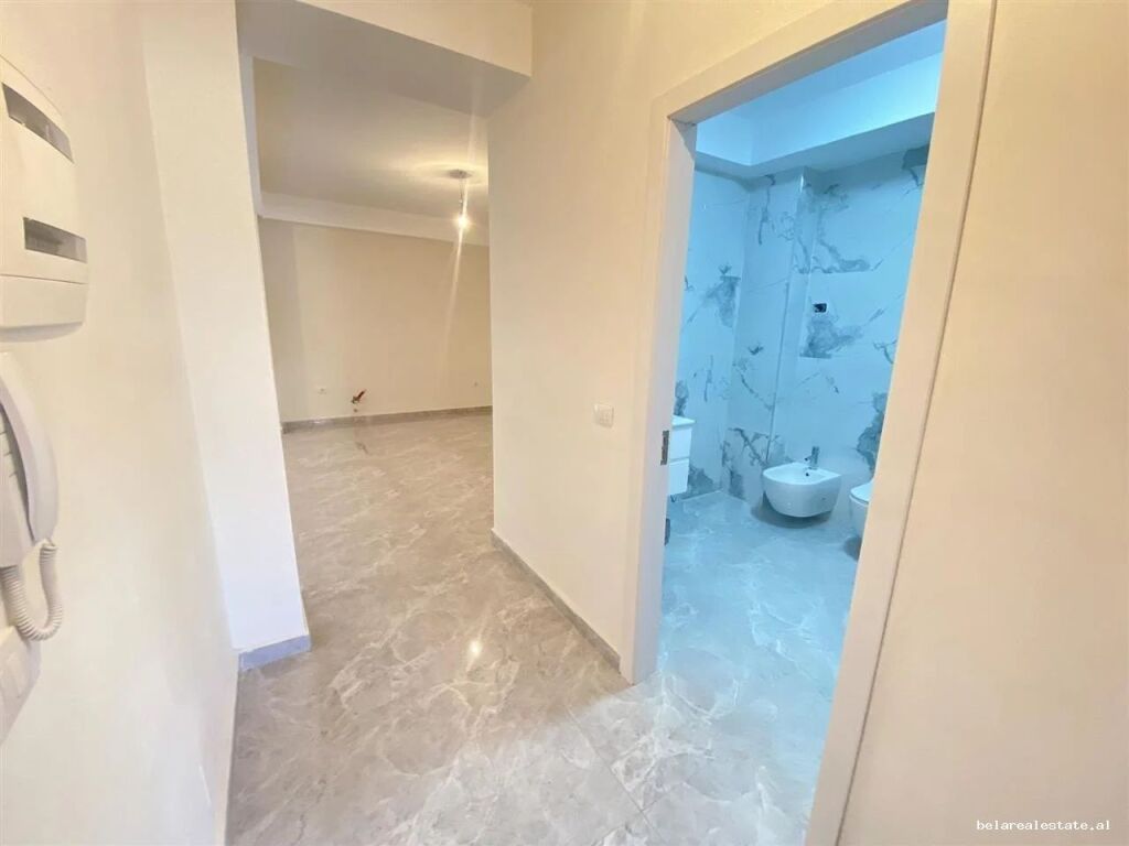 Ufficio In Affitto A Myslym Shyr (ID BZ21007) Tirana