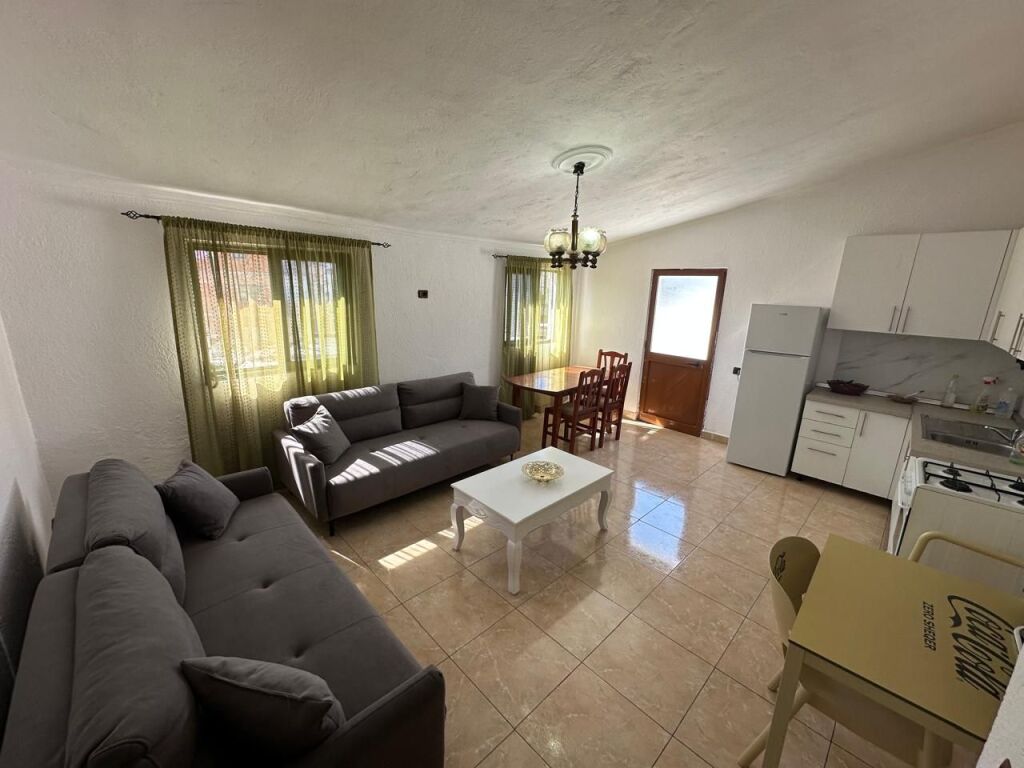 🏢Durres Street, near Hotel Colosseo, a 2+1 furnished apartment is for rent. 50,000 Leke