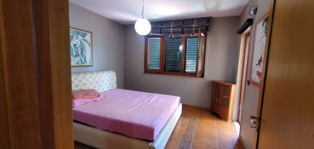 Shitet apartament 2+1+2+2 Ballkone tek Rruga Fortuzi , prane Shkolles Jeronim De Rada
