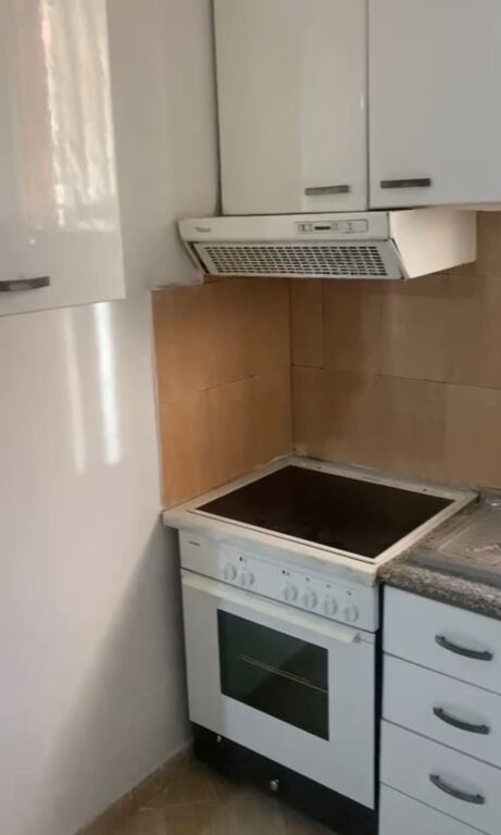 Affitto | Shtëpi private 2 + 1 | Rruga Jordan Misja | 400 €/mese