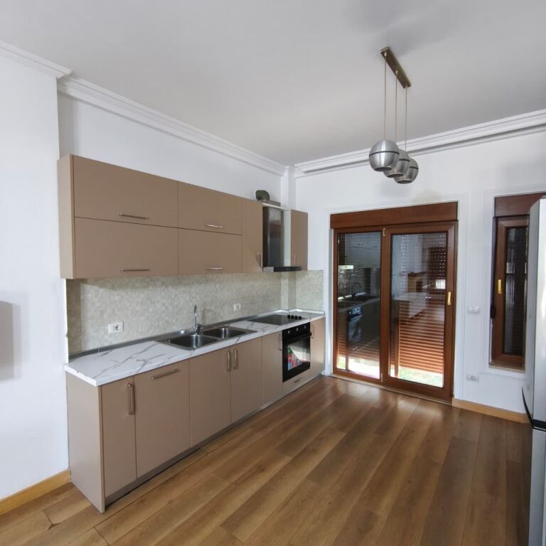 🏡 JEPET ME QIRA VILË E BASHKËNGJITUR – COLOMBO 2, PRANË TEG