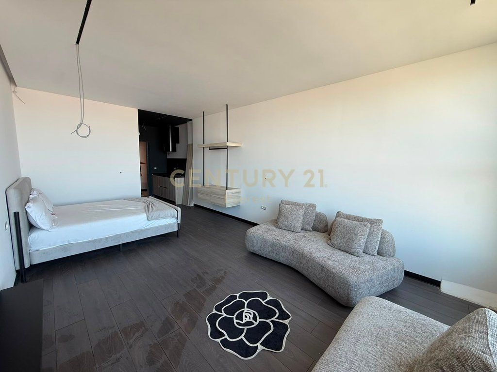 SQUARE 21, SHESIM DY GARSONIERE PREMIUM