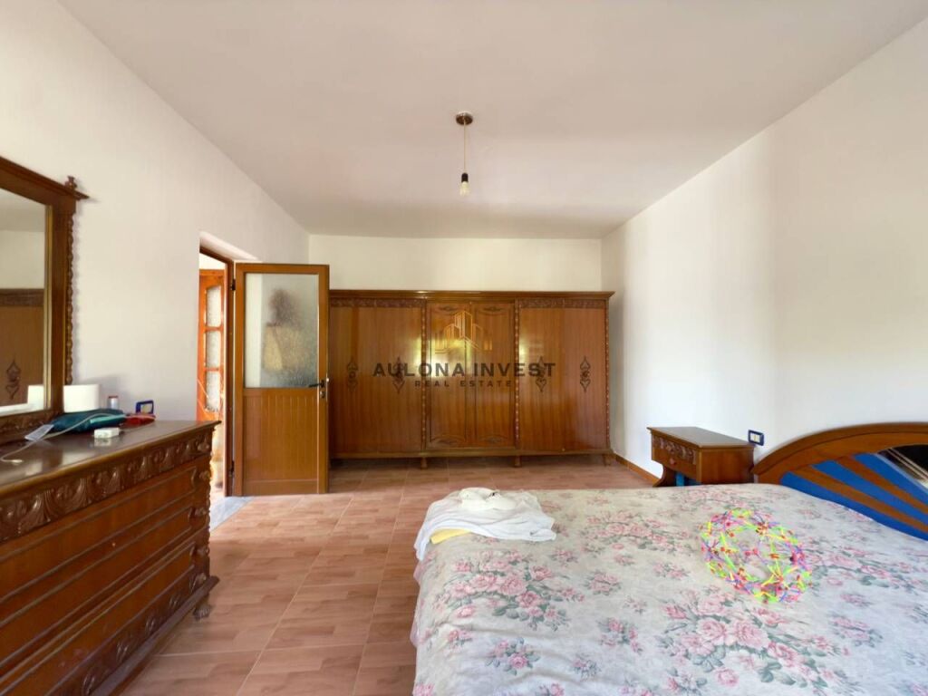 SHITET SHTEPI PRIVATE PRAN PLAZHIT TE VJETER-VLORE