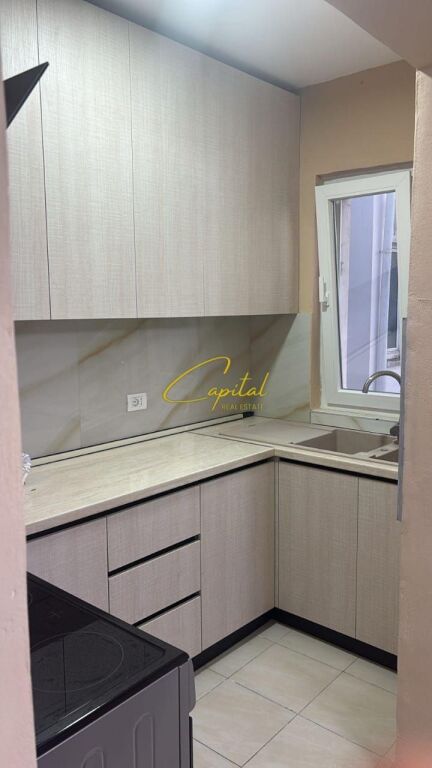 SHITET APARTAMENT 1+1 ISH STACIONI TRENIT 9.300.000 LEKE