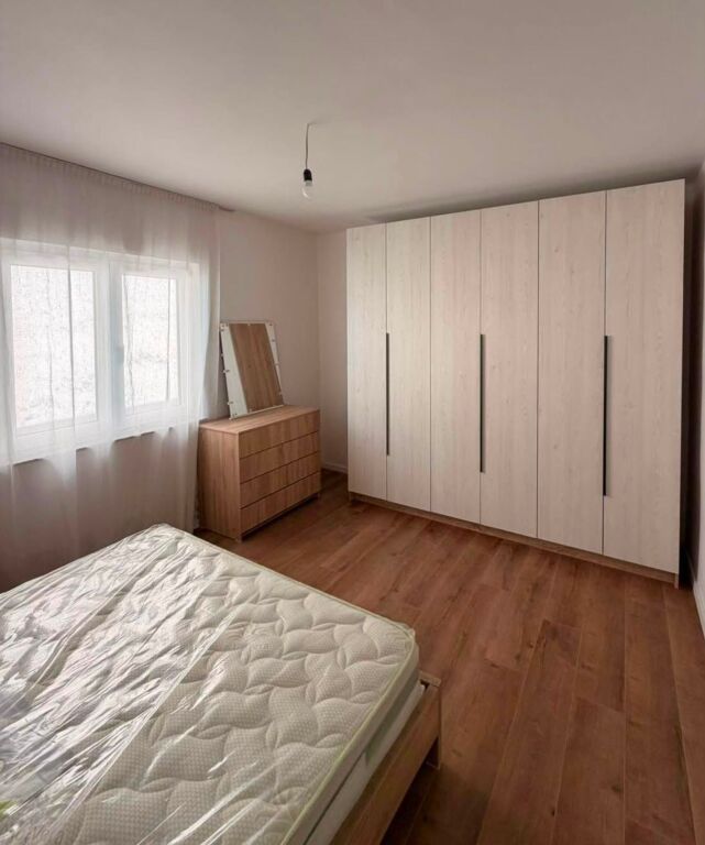 APARTAMENT 1+1 PER QERA PRANE RRUGES KOSOVAREVE