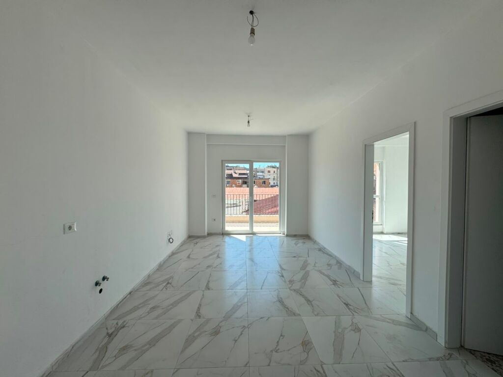Ufficio 1+1 in affitto in Via Dritan Hoxha, Complesso Aura