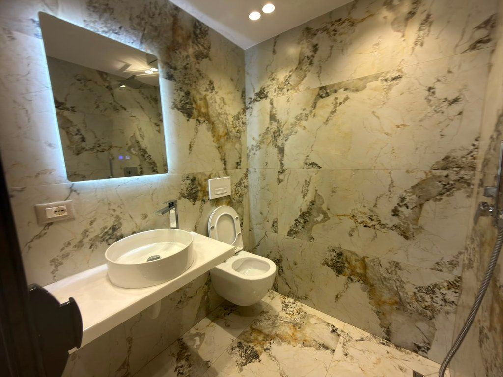 SHESIM APARTAMENT 1+1 PRANE STACIONIT TE TRENIT