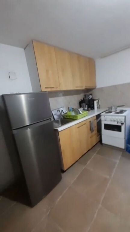Qera | Shtëpi private 2 + 1 | Rruga Xhanfize Keko | 350 €/muaj