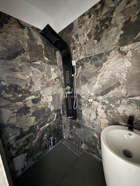 SQUARE 21, SHESIM DY GARSONIERE PREMIUM