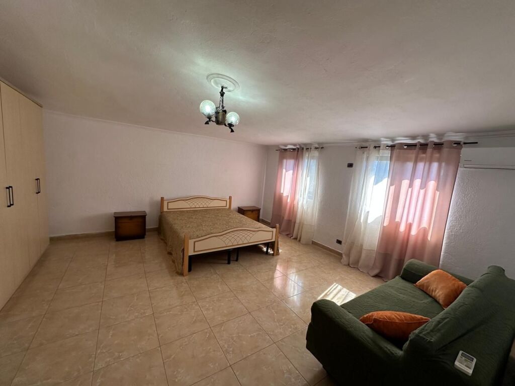 🏢Durres Street, near Hotel Colosseo, a 2+1 furnished apartment is for rent. 50,000 Leke