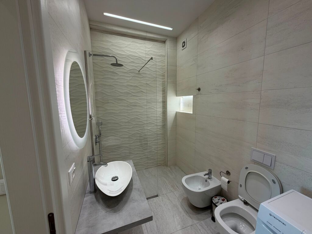 Jepet me qira apartament 2+1+2+post parkimi te Garden Building