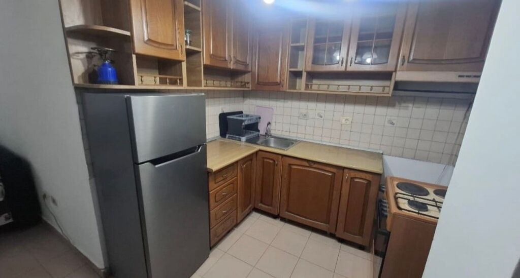 Jepet me qira apartament 1+1 te Komuna e Parisit!
