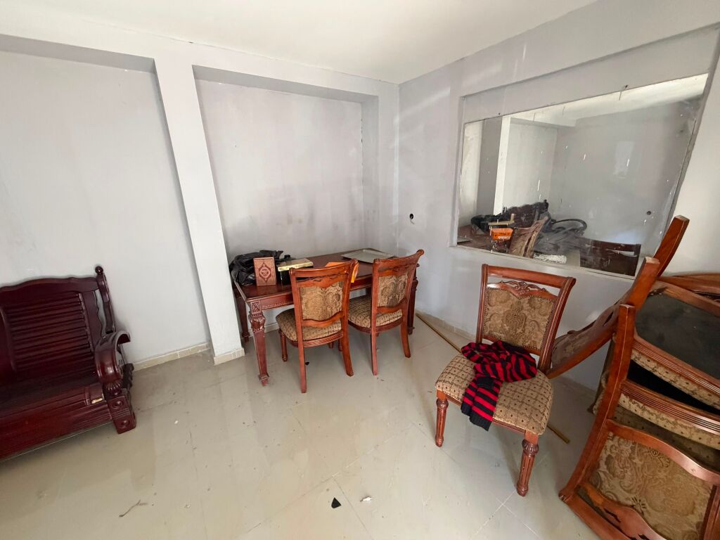 Shitet Apartament 2+1 me Post Parkimi dhe Dyqan – Zona e Ish Parkut të Autobuzave, Tiranë