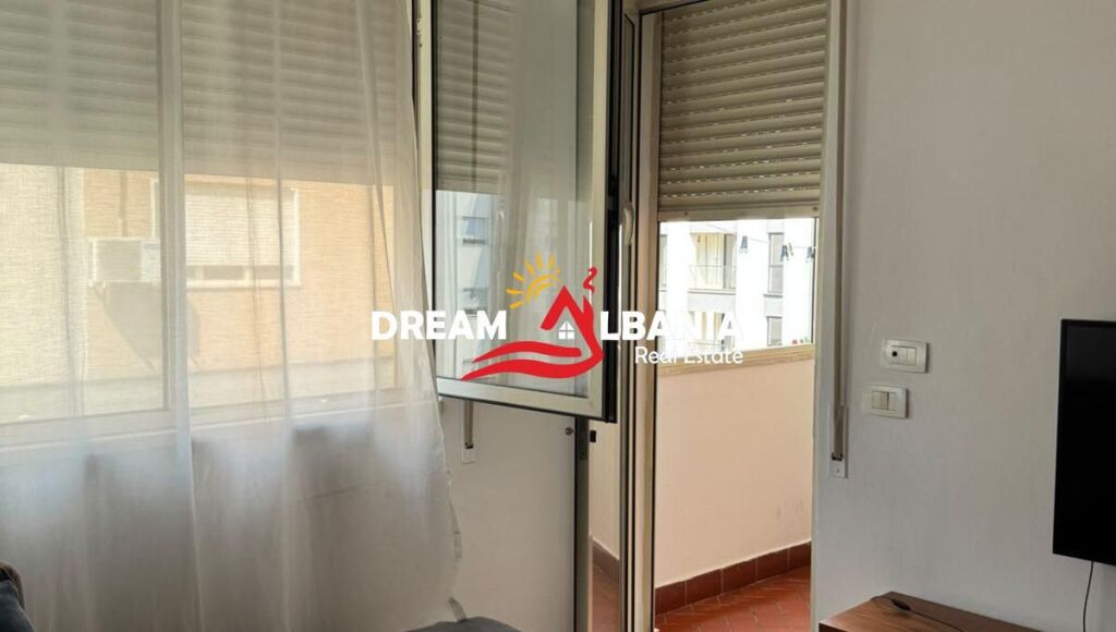 Jepet me Qira Apartament 1+1 te Kika 2, Komuna e Parisit ( 42111643 )