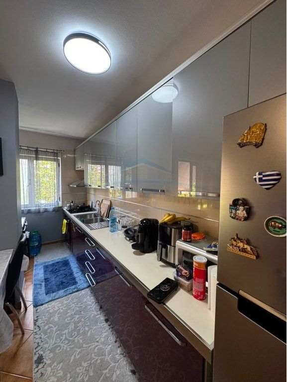 Shitet, Apartament 3+1+2+2 Poste Parkime, Pallati me Shigjeta