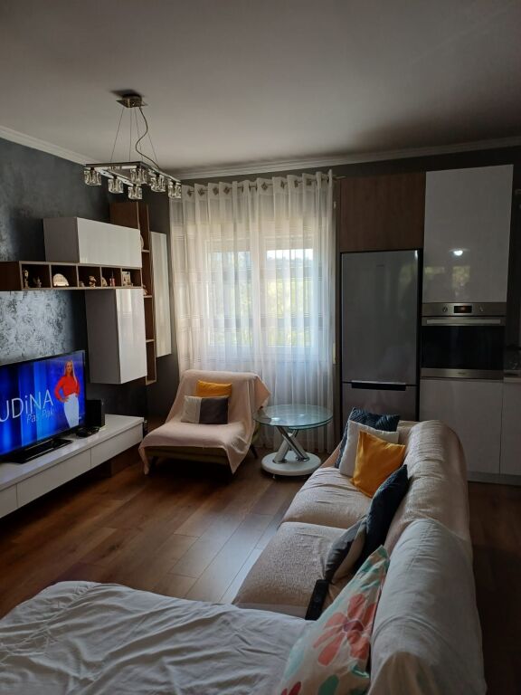 Apartament 2+1 per shitje Liqeni I Thate !