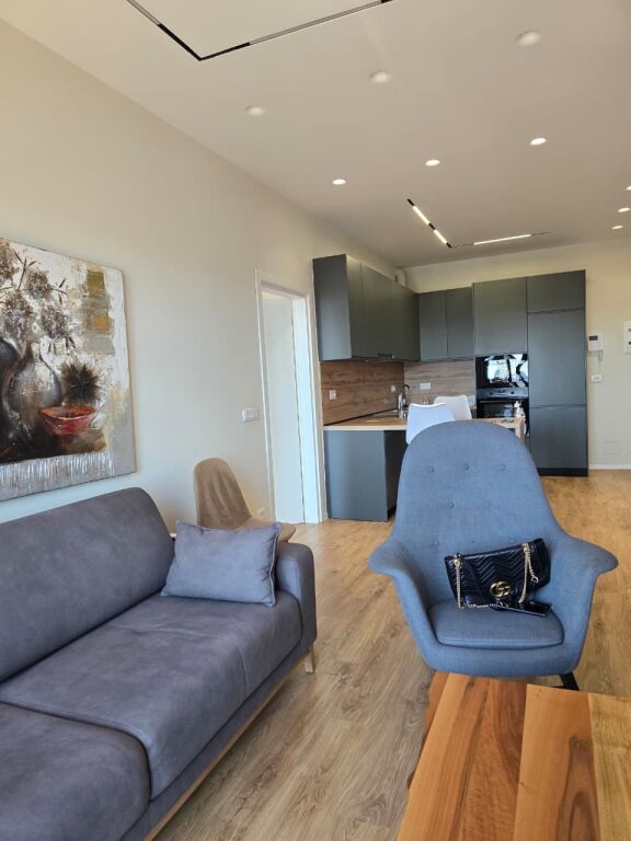 APARTAMENT ME QIRA 2+1 GARDEN BUILDING