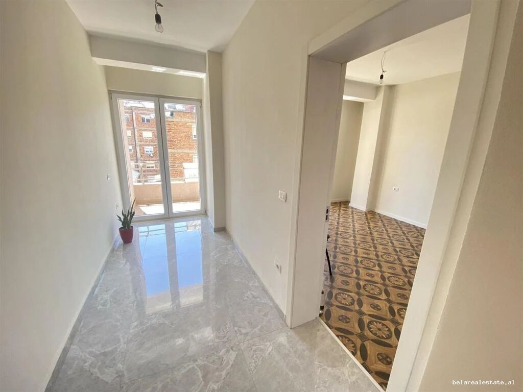 Ufficio In Affitto A Myslym Shyr (ID BZ21007) Tirana