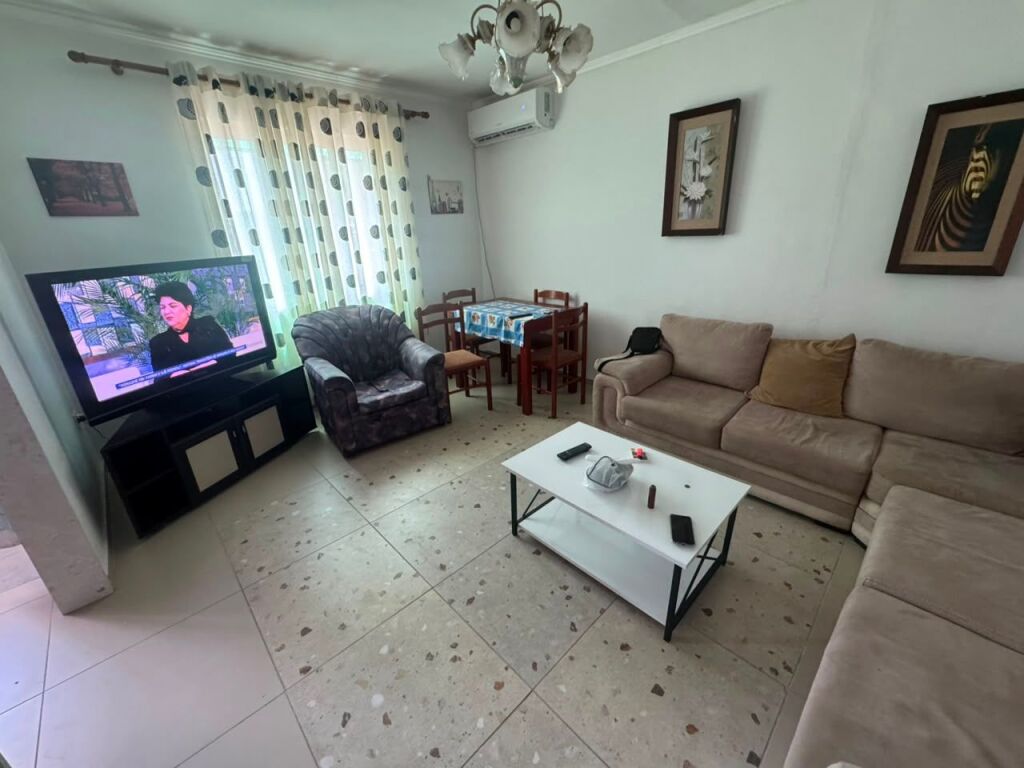 Jepet me qira apartament 2+1 në Kinostudio