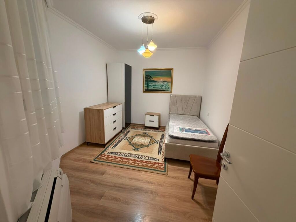 🏢Centro, dopo 9 piani, si affitta appartamento 3+1+2, arredato, 1.100 Euro (trattabili)