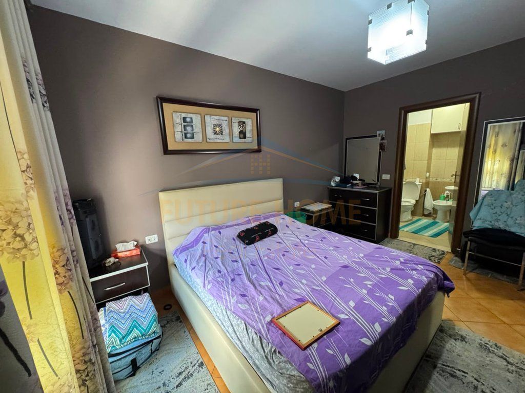 Shitet, Apartament 3+1+2+2 Poste Parkime, Pallati me Shigjeta