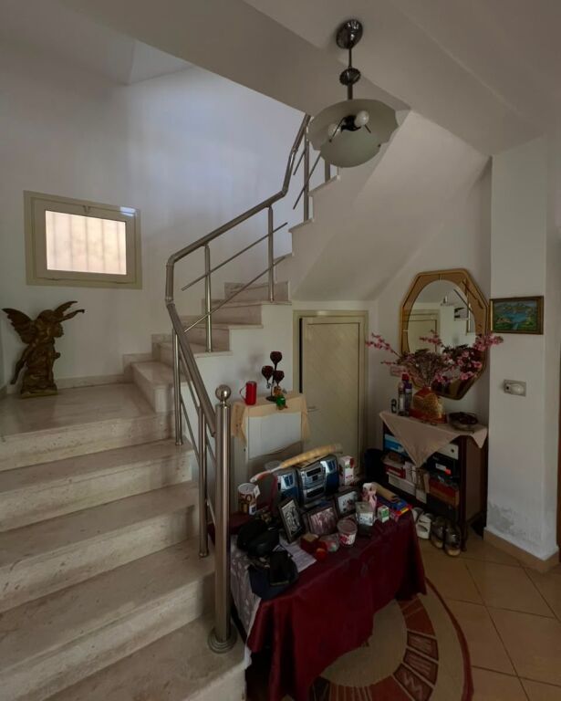 Shitet Shtëpi Private 3-Katëshe pranë Muzeumit – Durrës