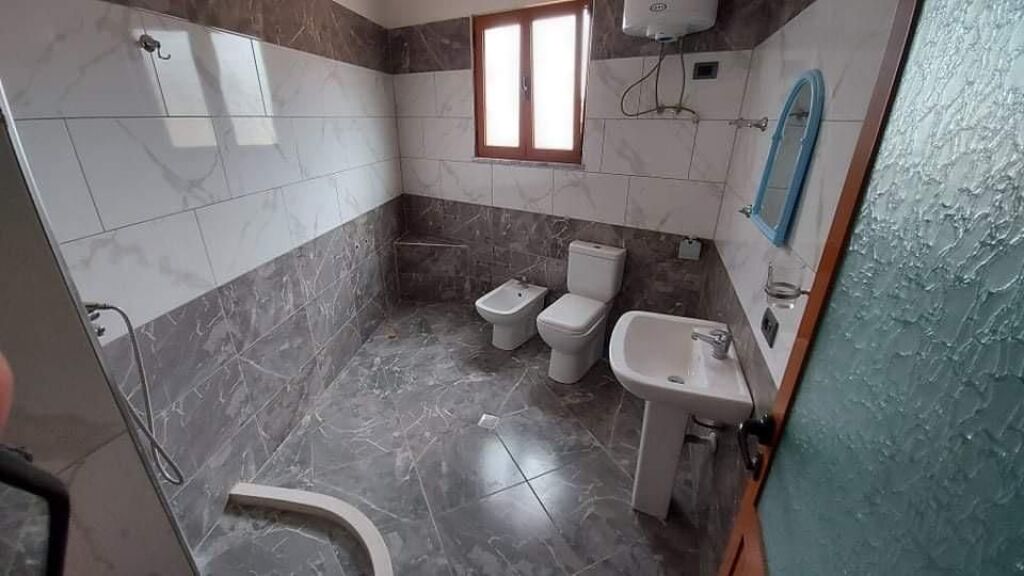 APARTMENT 1+1. 30000 LEKE. AMERICAN HOSPITAL 3