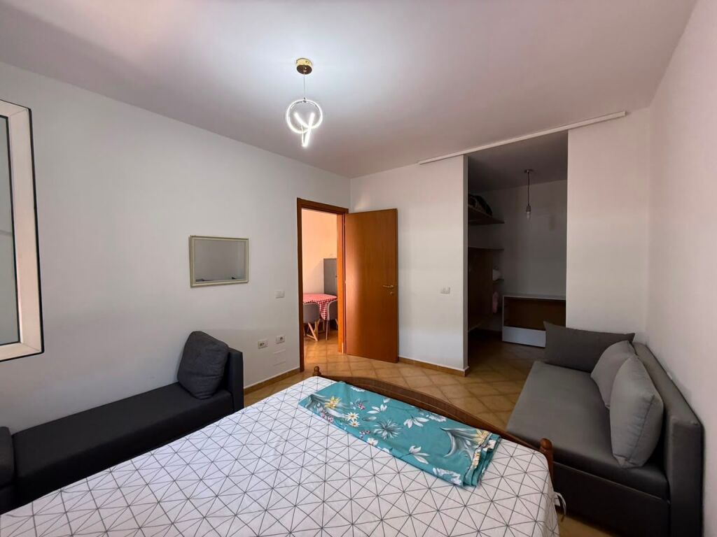 APARTAMENT 1+1 ME QIRA, PRANE STADIUMIT "AIR ALBANIA", TIRANE!