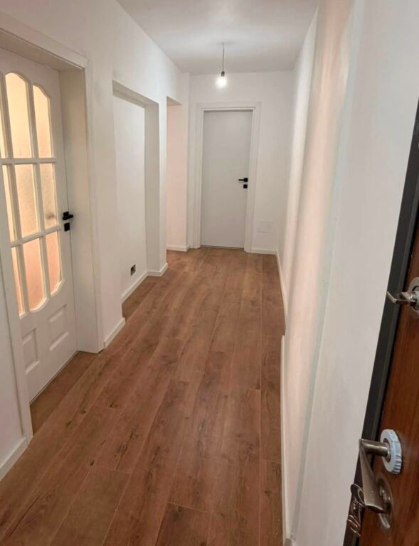 APARTAMENT 1+1 PER QERA PRANE RRUGES KOSOVAREVE