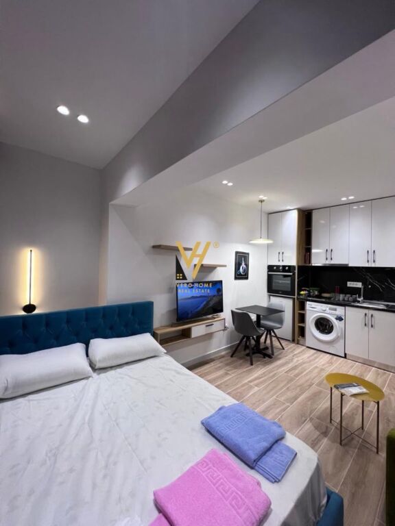 JEPET GARSIONERE 50 M2 ME QERA TE KOMUNA E PARISIT 45.000 LEKE