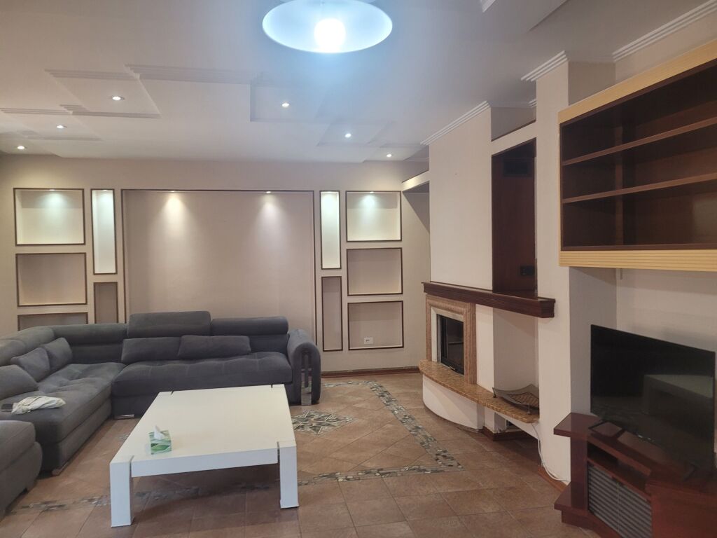 Super 3+1 apartment for rent at Lulishtja, Paris Commune